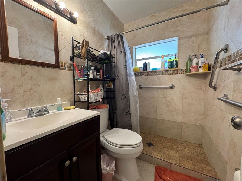 Image 11 of 21 For 500 59th St  