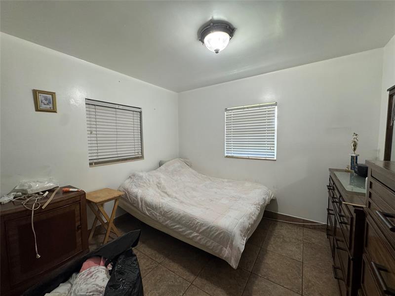 Image 12 of 21 For 500 59th St  