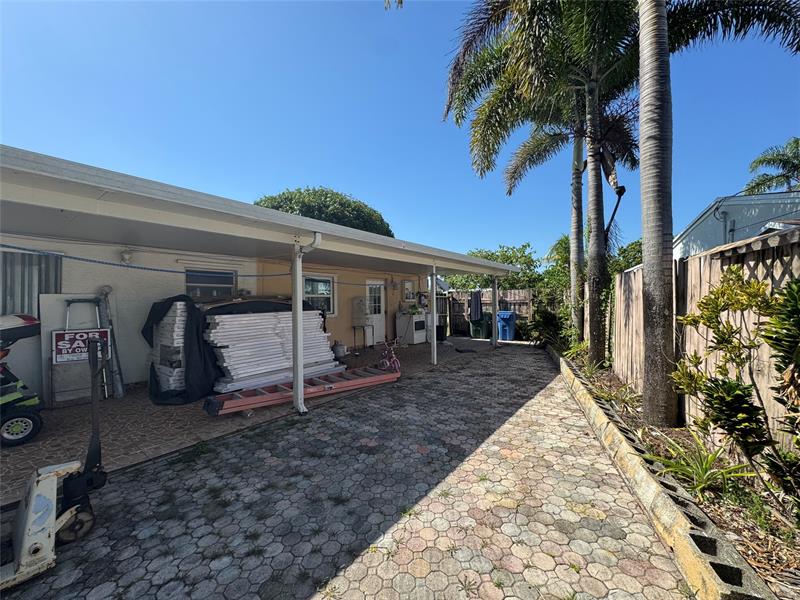 Image 18 of 21 For 500 59th St  