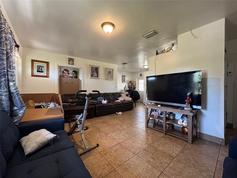 Image 4 of 21 For 500 59th St  