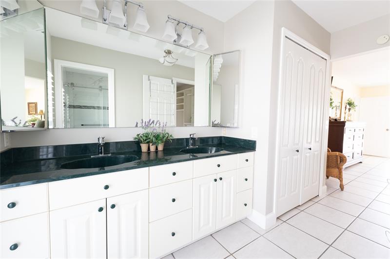 Image 20 of 44 For 1036 Orchid Oak Dr