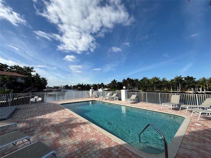 Listing Details for 1839 Middle River Dr 105, Fort Lauderdale, FL 33305