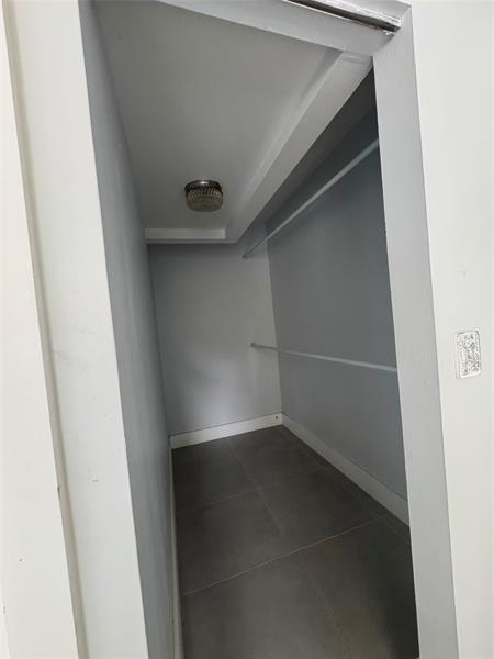 Image 16 of 32 For 9235a Lagoon Pl  310