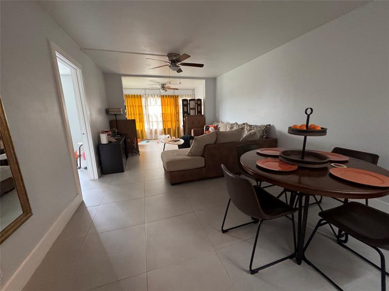 Image 8 of 32 For 9235a Lagoon Pl  310