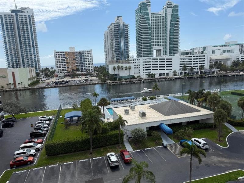 Details for 600 Parkview Dr  826, Hallandale Beach, FL 33009