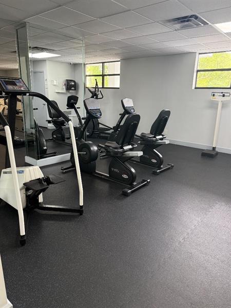 Image 17 of 25 For 600 Parkview Dr  826