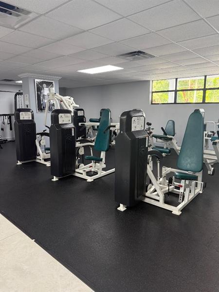 Image 18 of 25 For 600 Parkview Dr  826