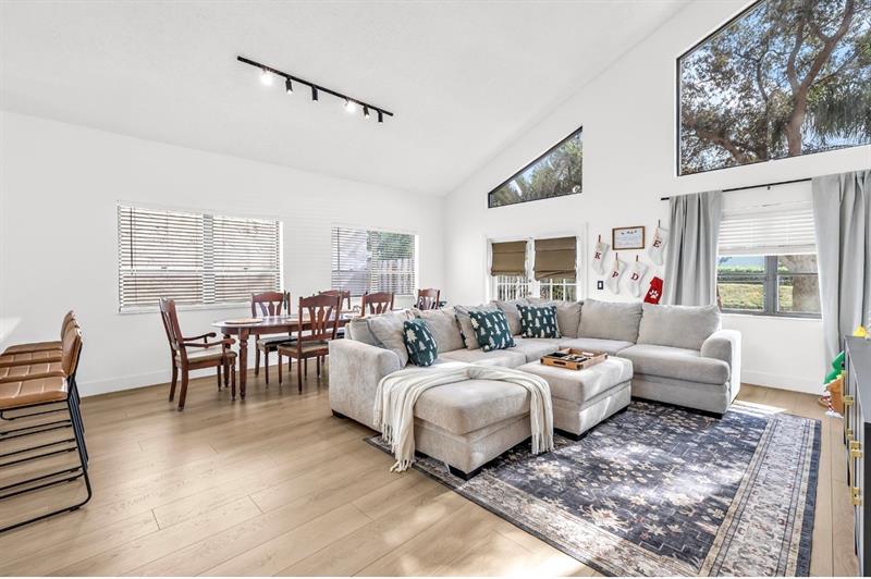 Image 5 of 26 For 8610 Kimble Way