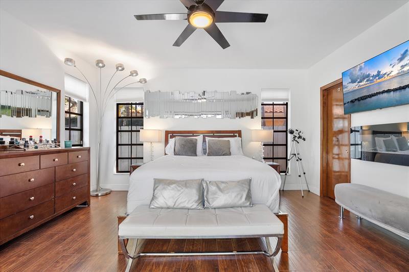 Image 12 of 28 For 440 Rainbow Dr