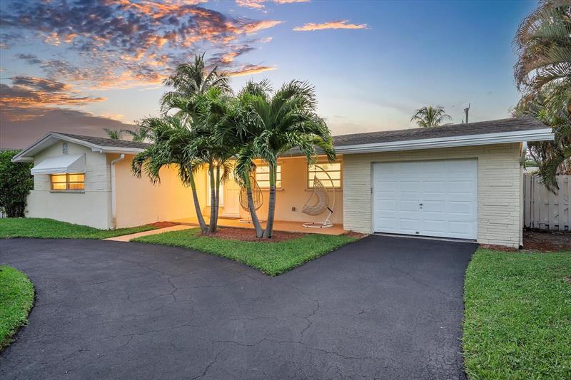 Image 25 of 28 For 440 Rainbow Dr