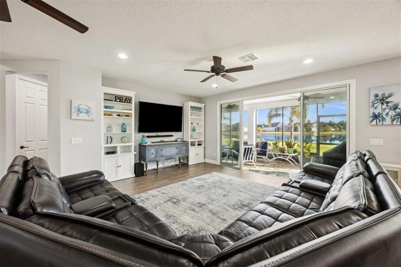 Image 10 of 44 For 85030 Majestic Walk Blvd