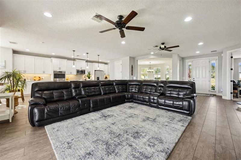 Image 11 of 44 For 85030 Majestic Walk Blvd