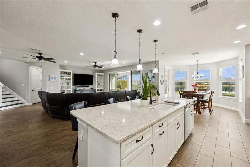 Image 17 of 44 For 85030 Majestic Walk Blvd