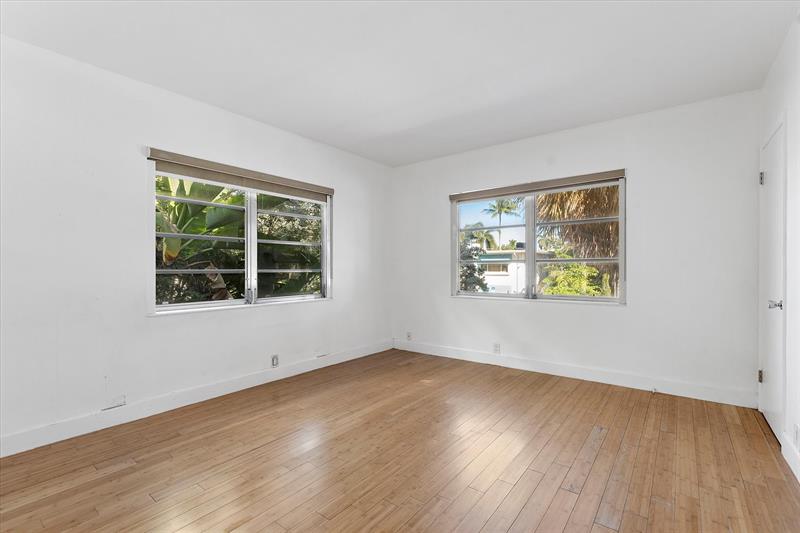 Image 17 of 28 For 125 Isle Of Venice Dr  10