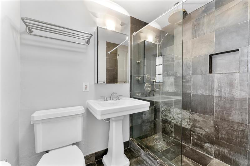 Image 20 of 28 For 125 Isle Of Venice Dr  10