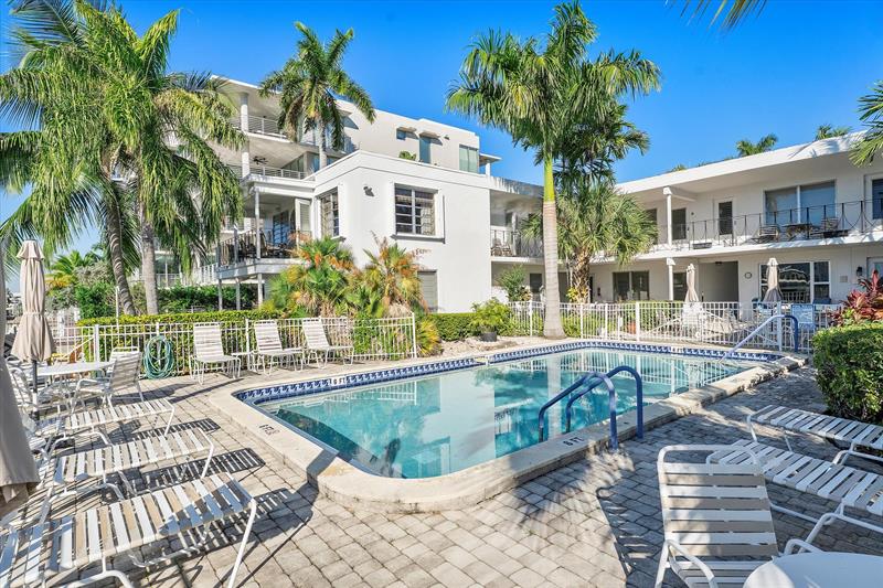 Image 24 of 28 For 125 Isle Of Venice Dr  10