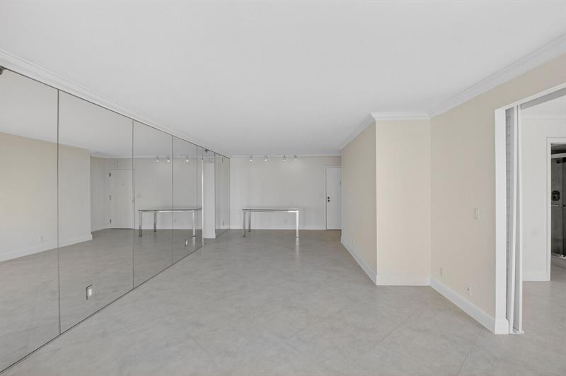 Image 16 of 68 For 4505 Ocean Blvd  805