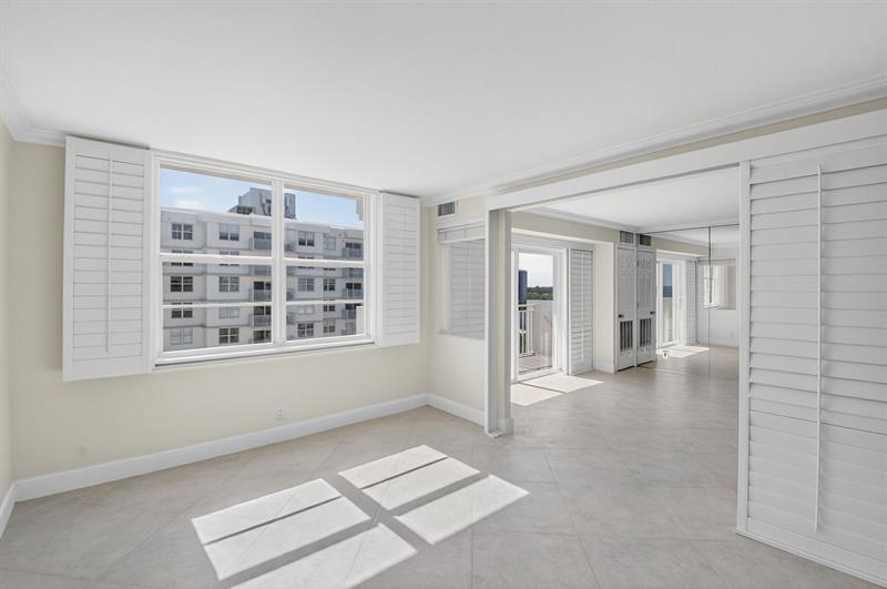 Image 18 of 68 For 4505 Ocean Blvd  805