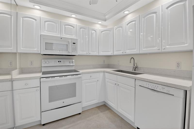 Image 22 of 68 For 4505 Ocean Blvd  805