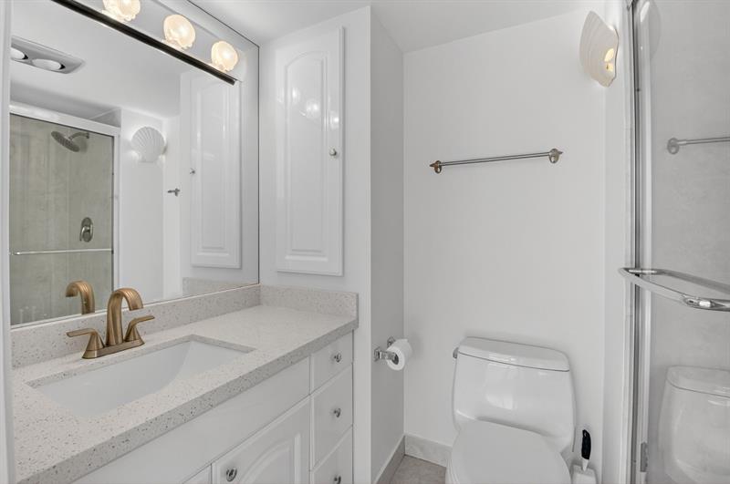 Image 23 of 68 For 4505 Ocean Blvd  805