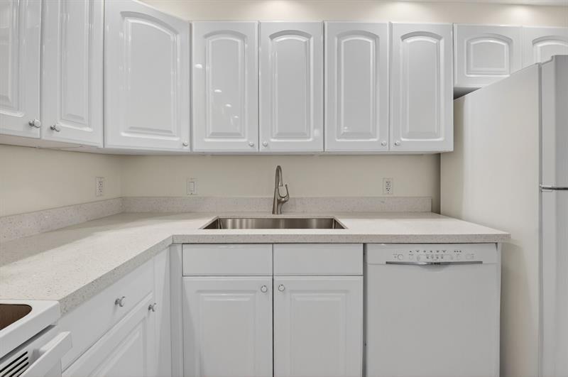 Image 24 of 68 For 4505 Ocean Blvd  805