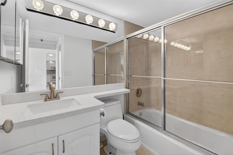 Image 31 of 68 For 4505 Ocean Blvd  805