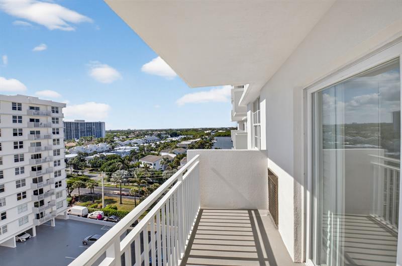 Image 37 of 68 For 4505 Ocean Blvd  805