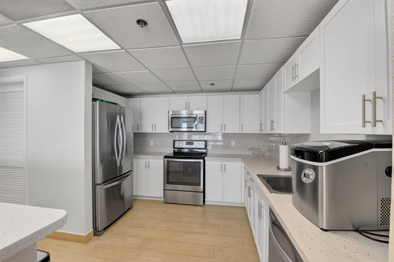 Image 46 of 68 For 4505 Ocean Blvd  805