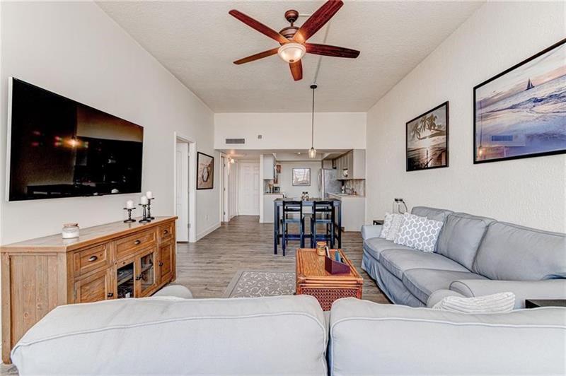 Image 10 of 28 For 1301 Miami Gardens Dr  1721w