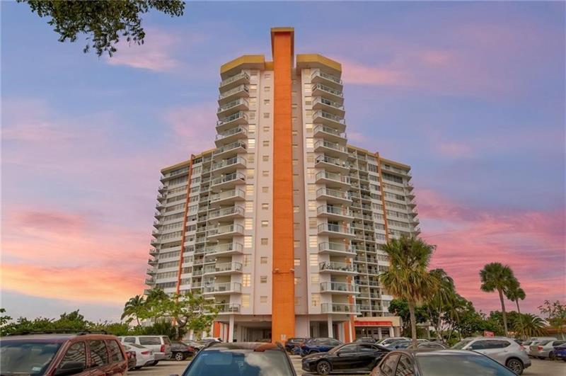 Image 2 of 28 For 1301 Miami Gardens Dr  1721w