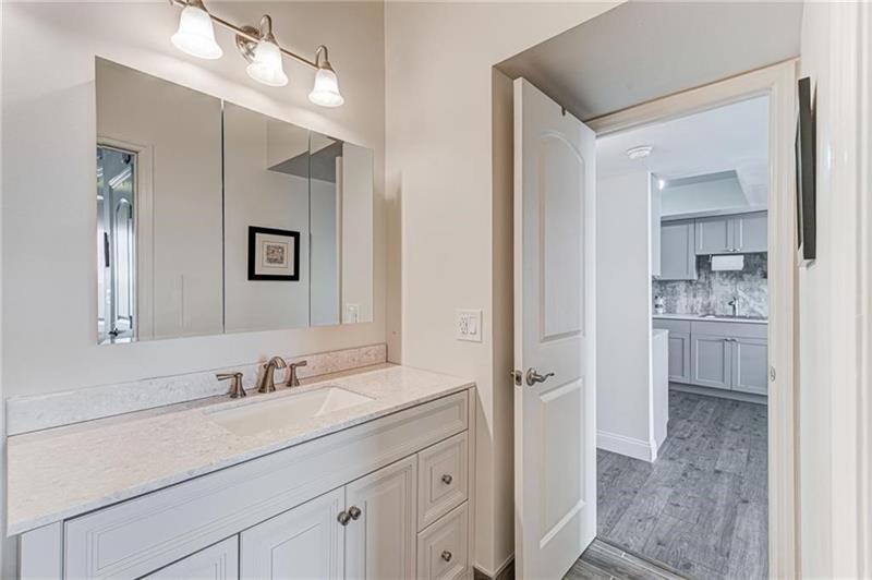 Image 22 of 28 For 1301 Miami Gardens Dr  1721w