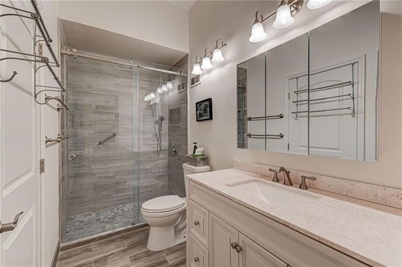 Image 23 of 28 For 1301 Miami Gardens Dr  1721w