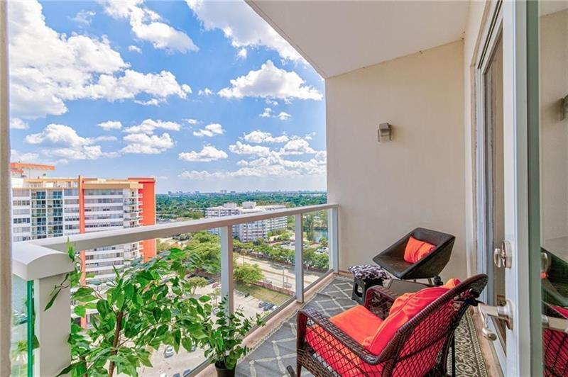 Image 24 of 28 For 1301 Miami Gardens Dr  1721w