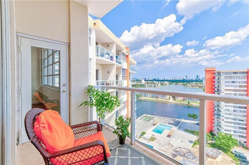 Image 25 of 28 For 1301 Miami Gardens Dr  1721w