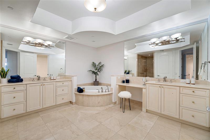 Image 27 of 64 For 1 Ocean Blvd  402