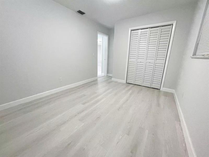 Image 7 of 12 For 7750 Atlanta St