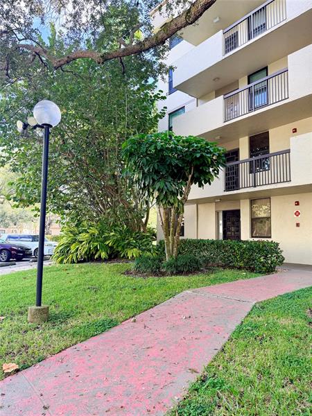 Image 16 of 19 For 2907 Carambola Cir S  201