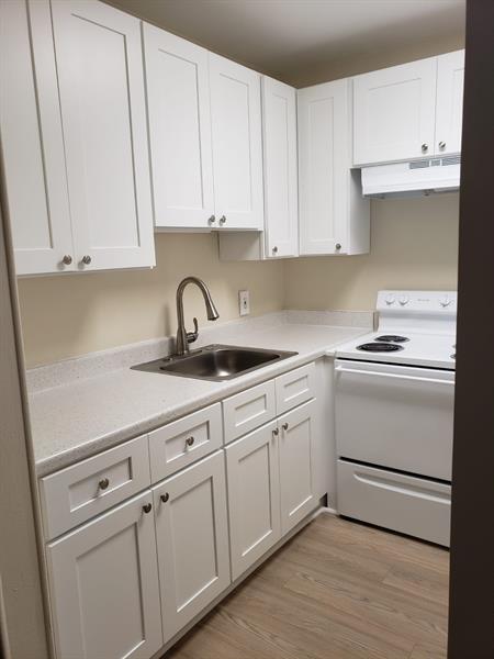 Image 3 of 7 For 146 Canterbury F  146