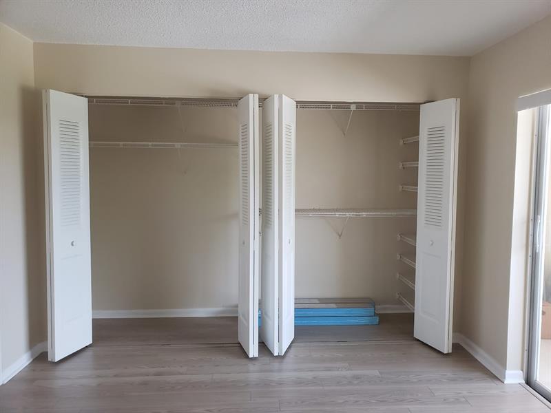 Image 5 of 7 For 146 Canterbury F  146