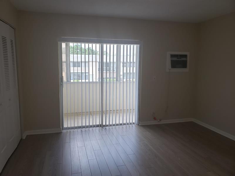 Image 6 of 7 For 146 Canterbury F  146