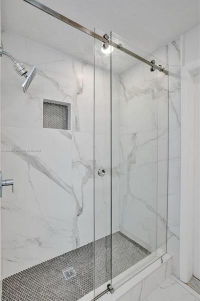 Image 19 of 52 For 11280 40th St