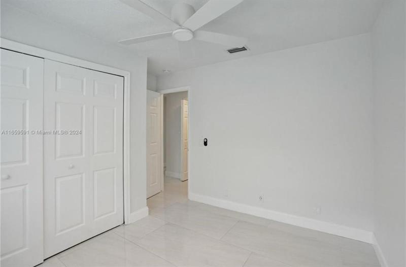 Image 22 of 52 For 11280 40th St