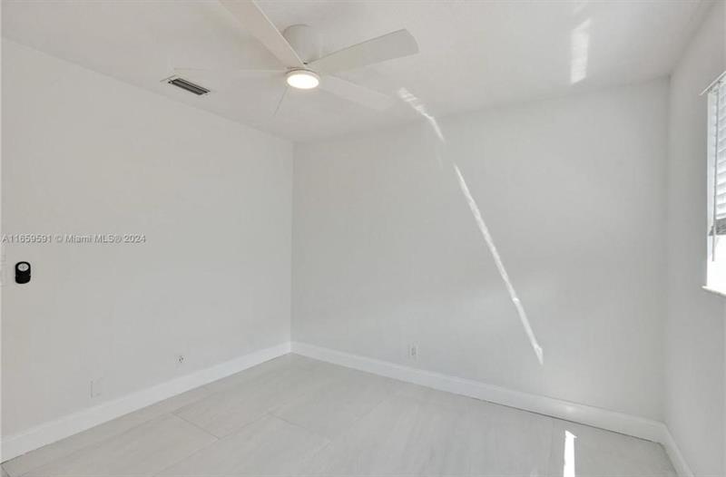 Image 25 of 52 For 11280 40th St