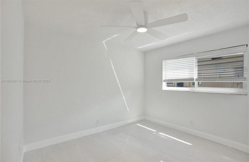 Image 28 of 52 For 11280 40th St