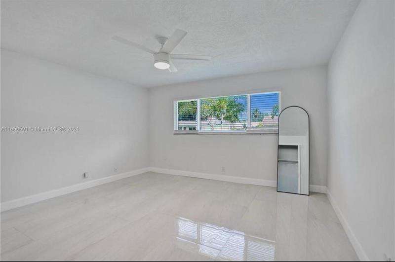 Image 34 of 52 For 11280 40th St