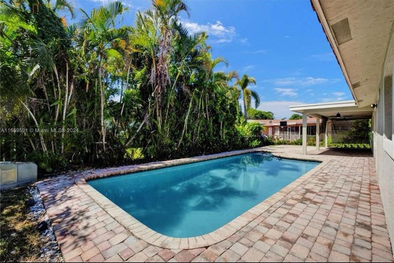 Image 42 of 52 For 11280 40th St