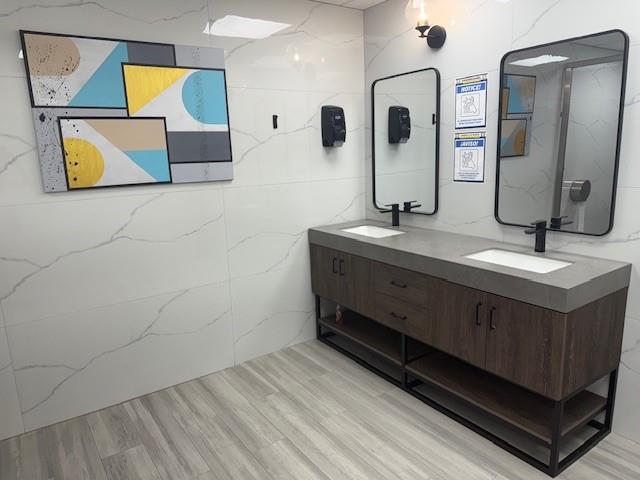 Image 21 of 31 For 3140 Ocean Dr  610