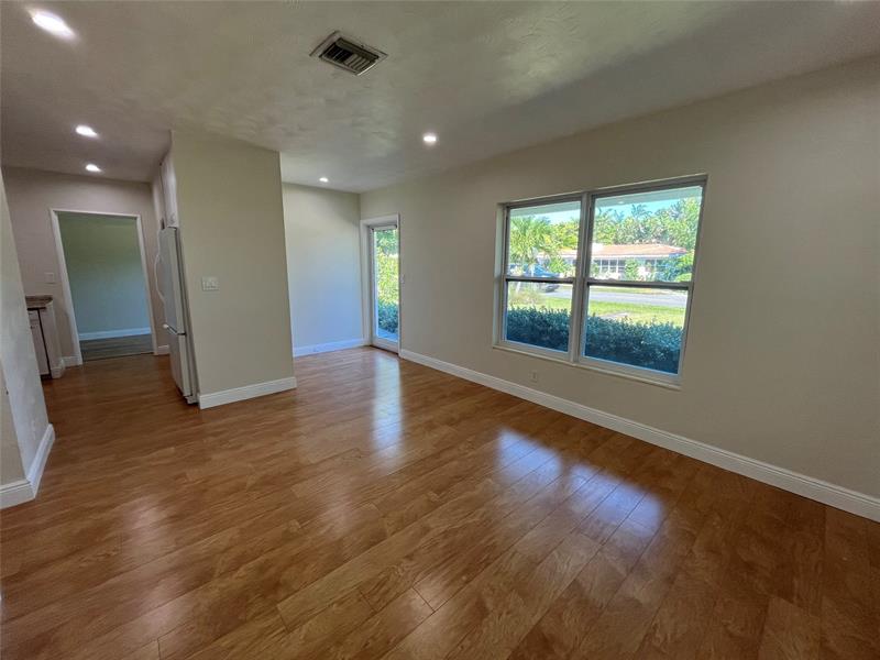 Image 3 of 23 For 1636 18th St