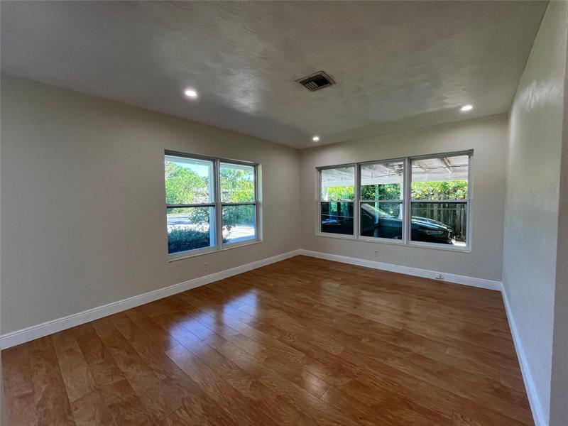 Image 5 of 23 For 1636 18th St