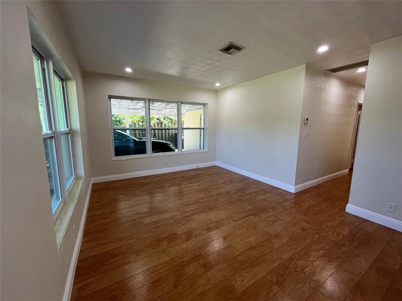 Image 6 of 23 For 1636 18th St